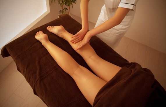 高松で耳つぼへの施術を承っているサロンはむくみでお悩みの方にも人気です